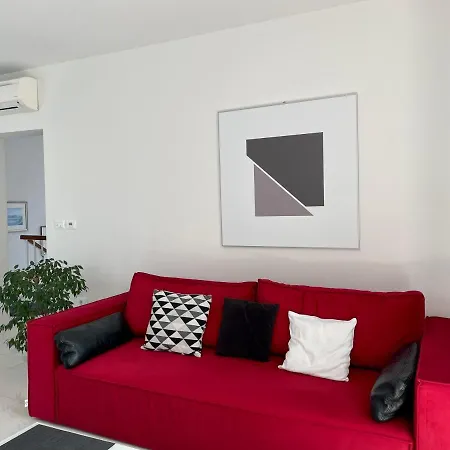 Apartments Bloom Near The Beach Porec Exterior photo